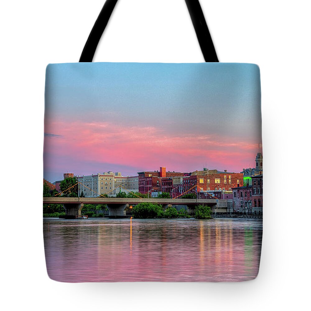 Evening Tote Bag featuring the photograph Evening Falls by Rod Best