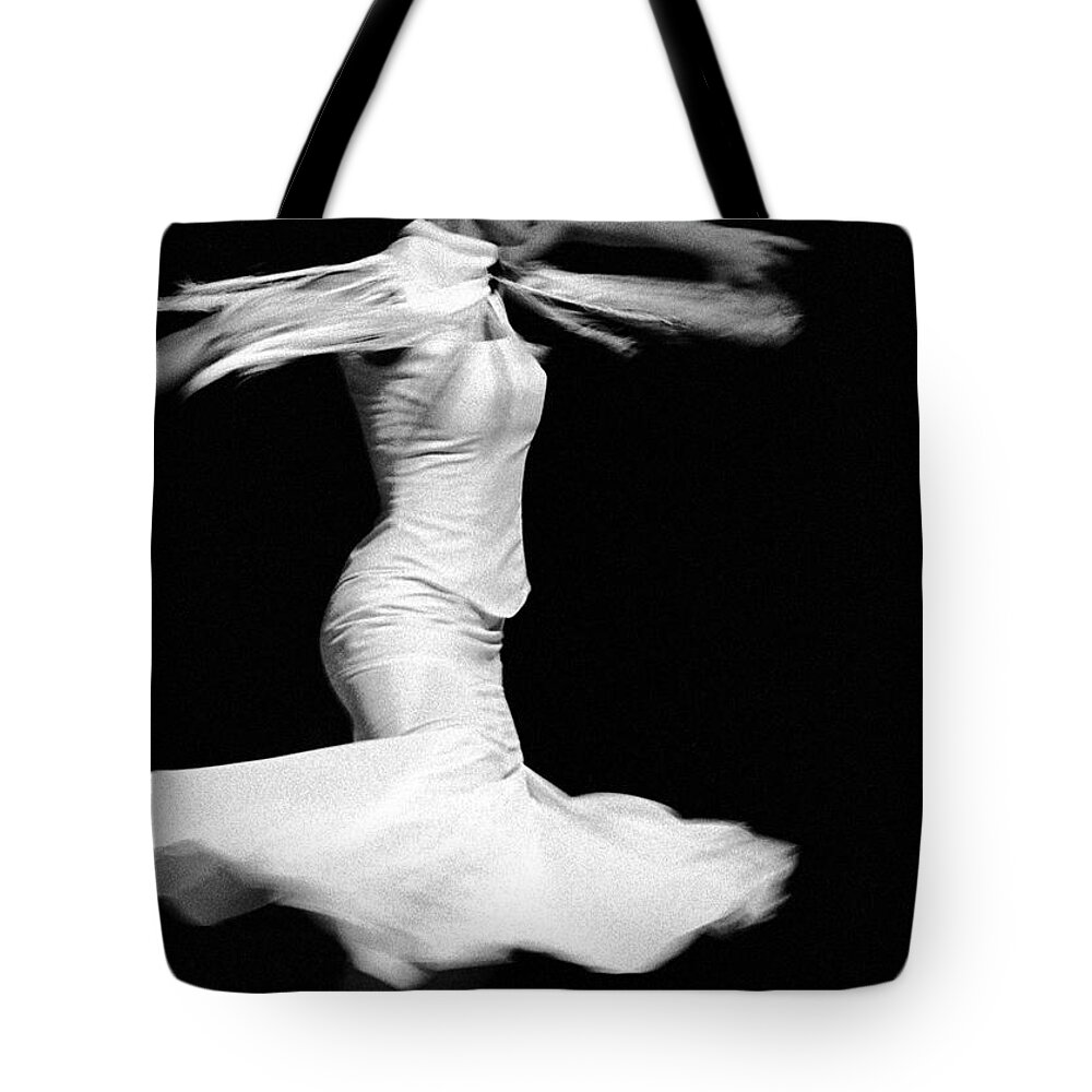 Ballet Dancer Tote Bag featuring the photograph Flamenco Flying by T-immagini