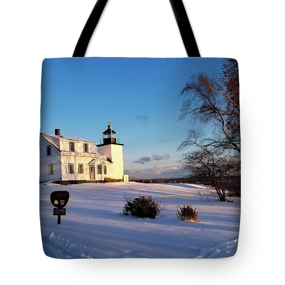 Fort Point Light Tote Bag featuring the photograph Fort Point Light by George Kenhan