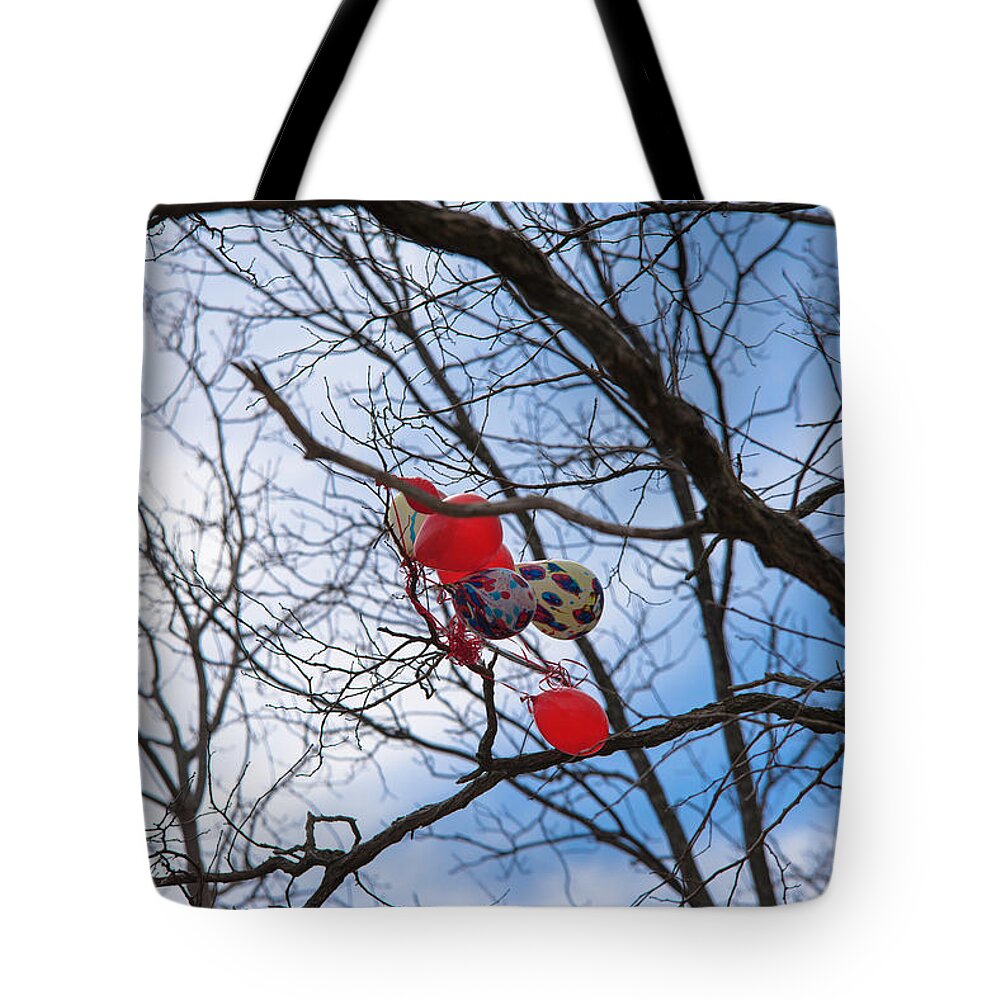 Balloon Tote Bag featuring the photograph Freedom Balloons by Valerie Cason