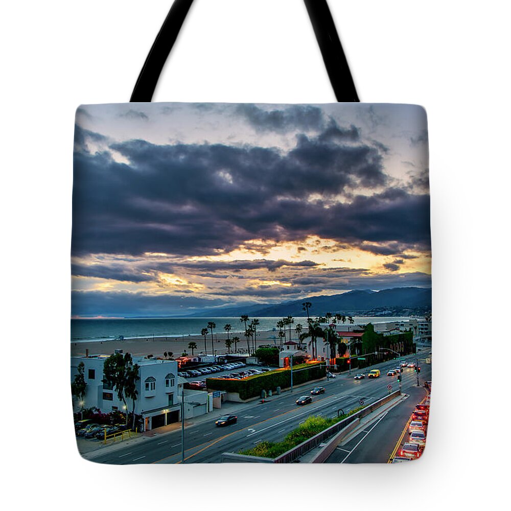 Los Angeles Tote Bag featuring the photograph Go On Green by Gene Parks
