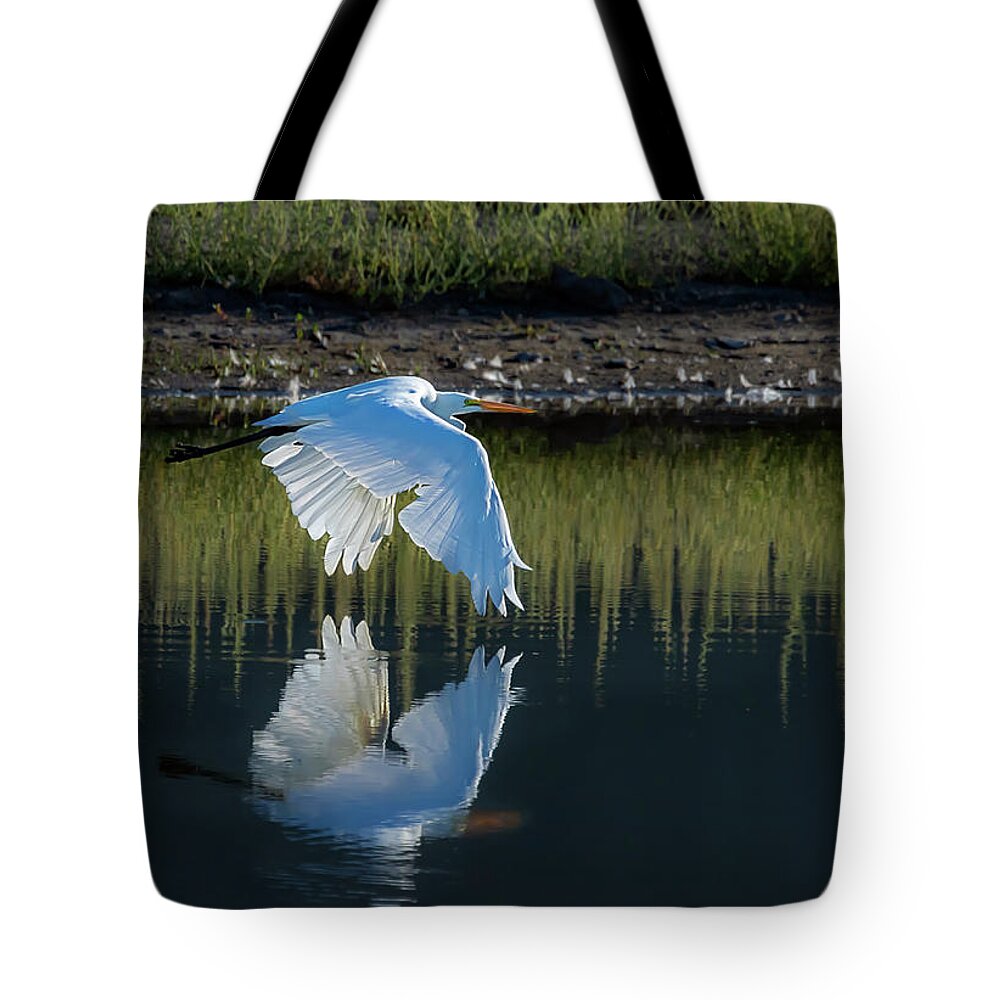 Great Egret Tote Bag featuring the photograph Great Egret by Rick Mosher