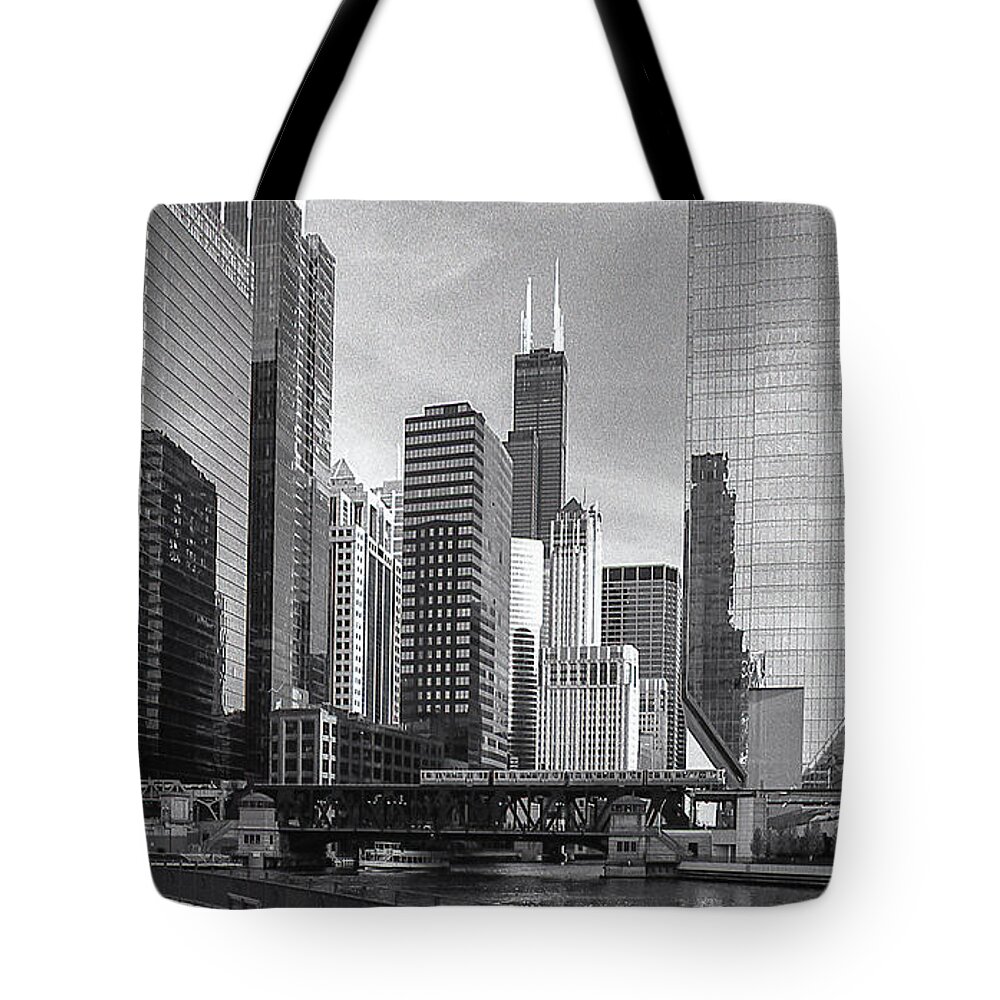Chicago Tote Bag featuring the photograph Have a Seat by Laura Hedien