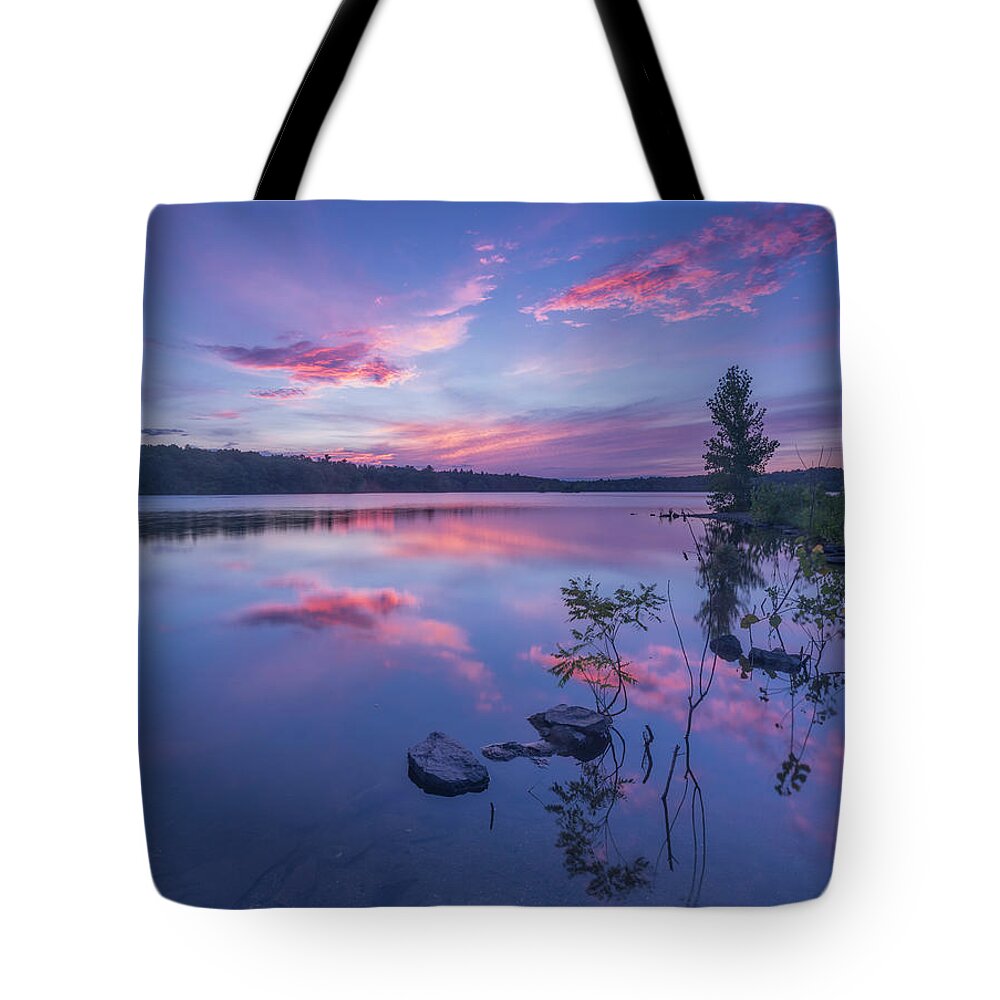 Horn Pond Tote Bag featuring the photograph Horn Pond Sunset by Rob Davies