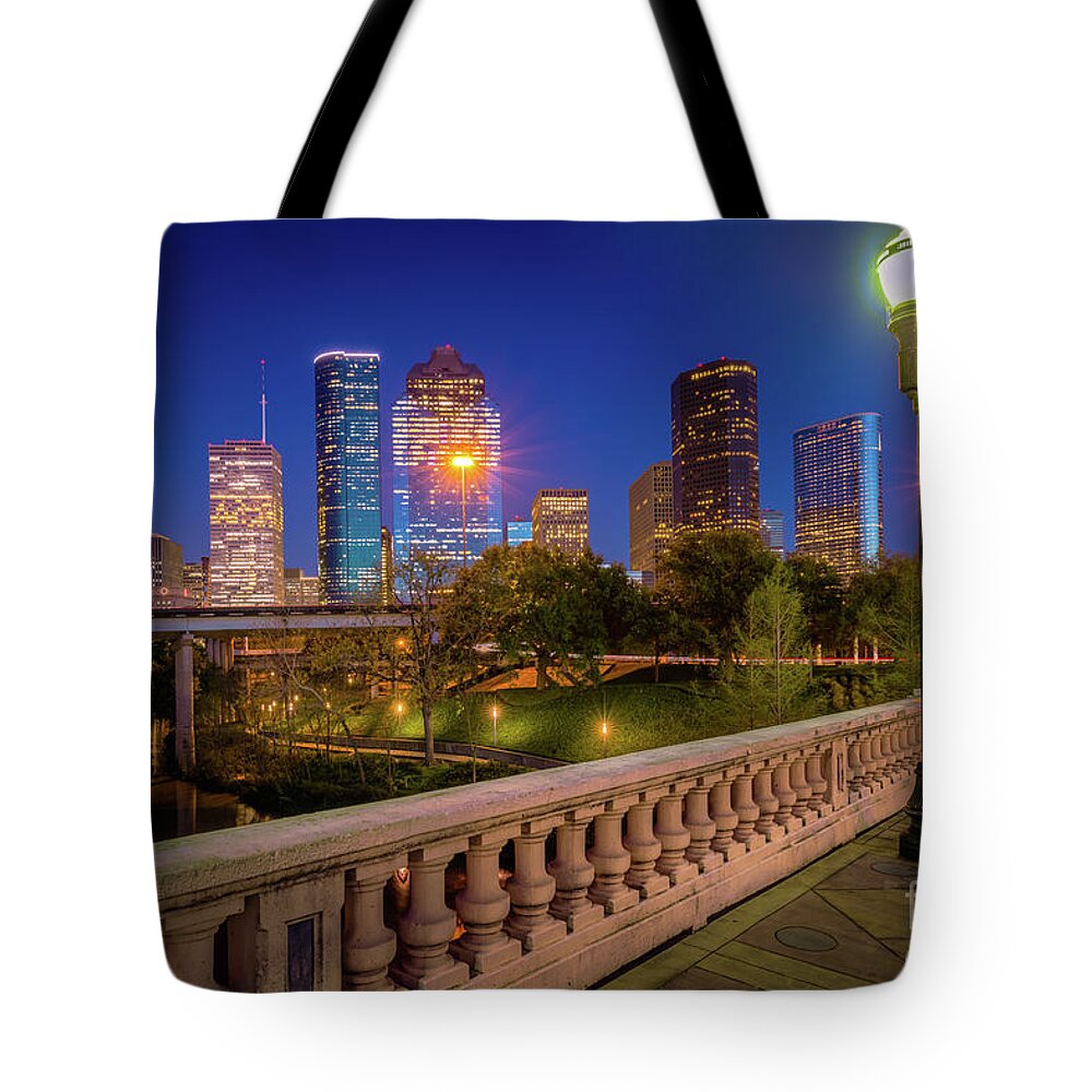 America Tote Bag featuring the photograph Houston Evening Stoll by Inge Johnsson
