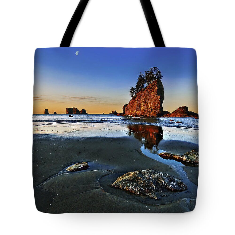 Water Tote Bag featuring the photograph Morning Low Tide at Second Beach by John Christopher
