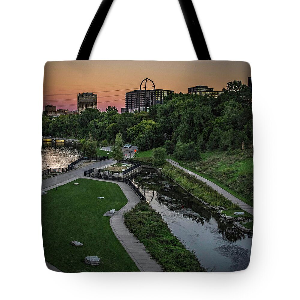 Minnesota Tote Bag featuring the photograph Minneapolis 06 by Will Wagner