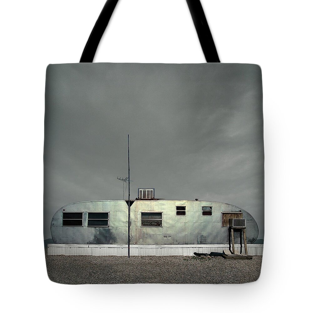 California Tote Bag featuring the photograph Mobile Homes In Trailer Park At Dusk by Ed Freeman