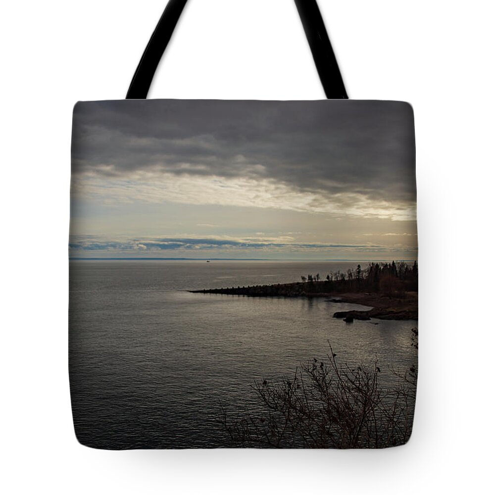 Lake Tote Bag featuring the photograph Morning Horizon on Lake Superior by Laura Smith