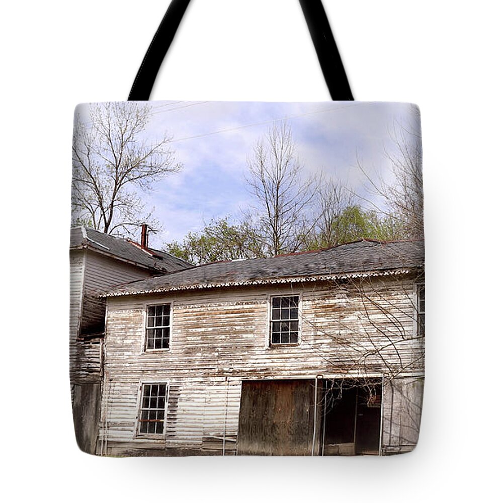 Abandoned Tote Bag featuring the photograph Old Abandoned House in Fluvanna County Virginia by Ola Allen