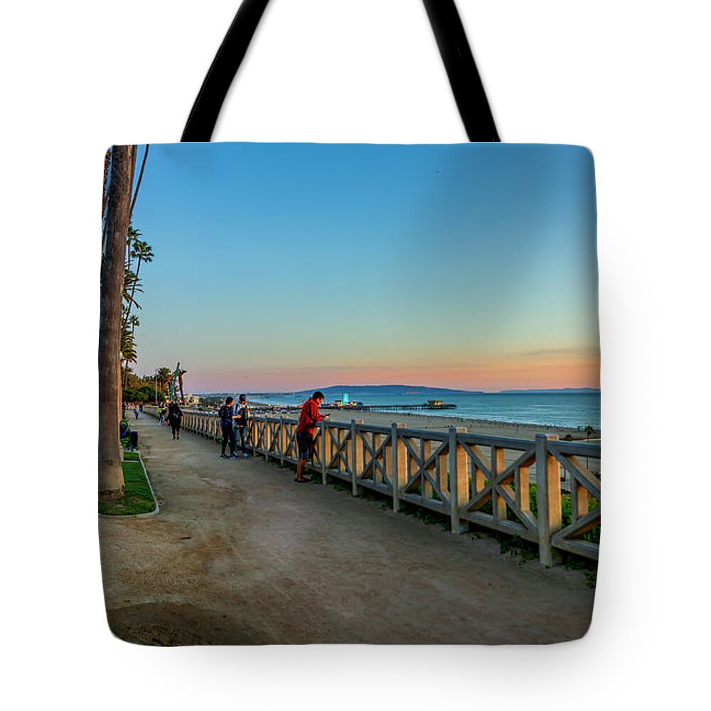 Palisades Park Tote Bag featuring the photograph Palisades Park - Looking South by Gene Parks