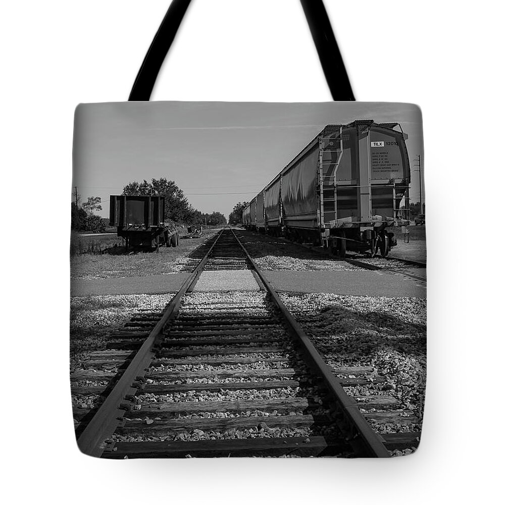 Photo For Sale Tote Bag featuring the photograph Parked by Robert Wilder Jr