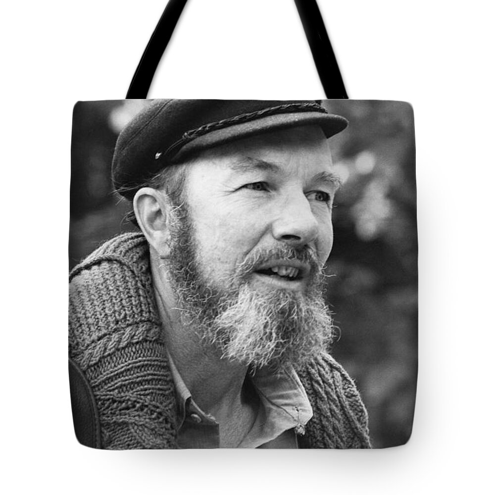 Celebrity Tote Bag featuring the photograph Pete Seeger by Guy Gillette