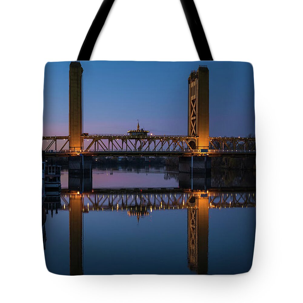 Bridge Tote Bag featuring the photograph Presunrise at the Tower Bridge by Janet Kopper