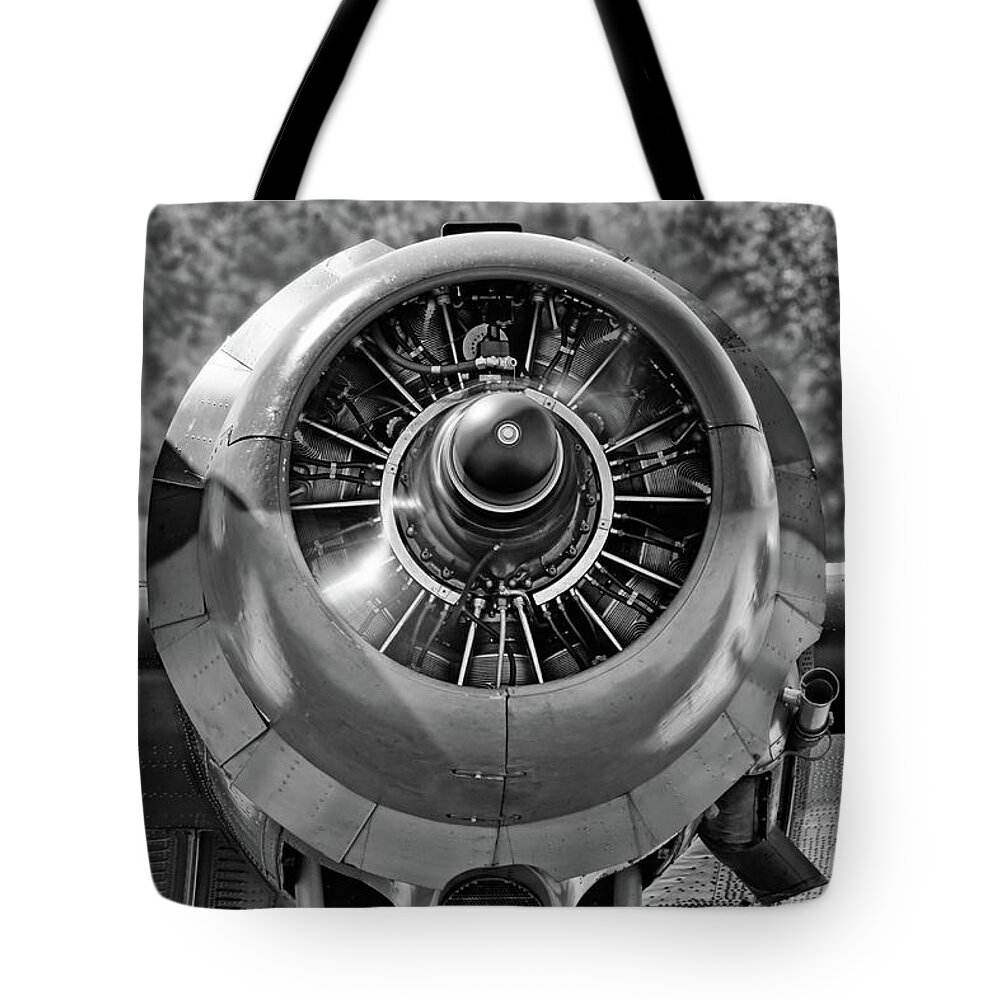 Pratt & Whitney R-1830 Twin Wasp Tote Bag featuring the photograph Running Twin Wasp by Chris Buff