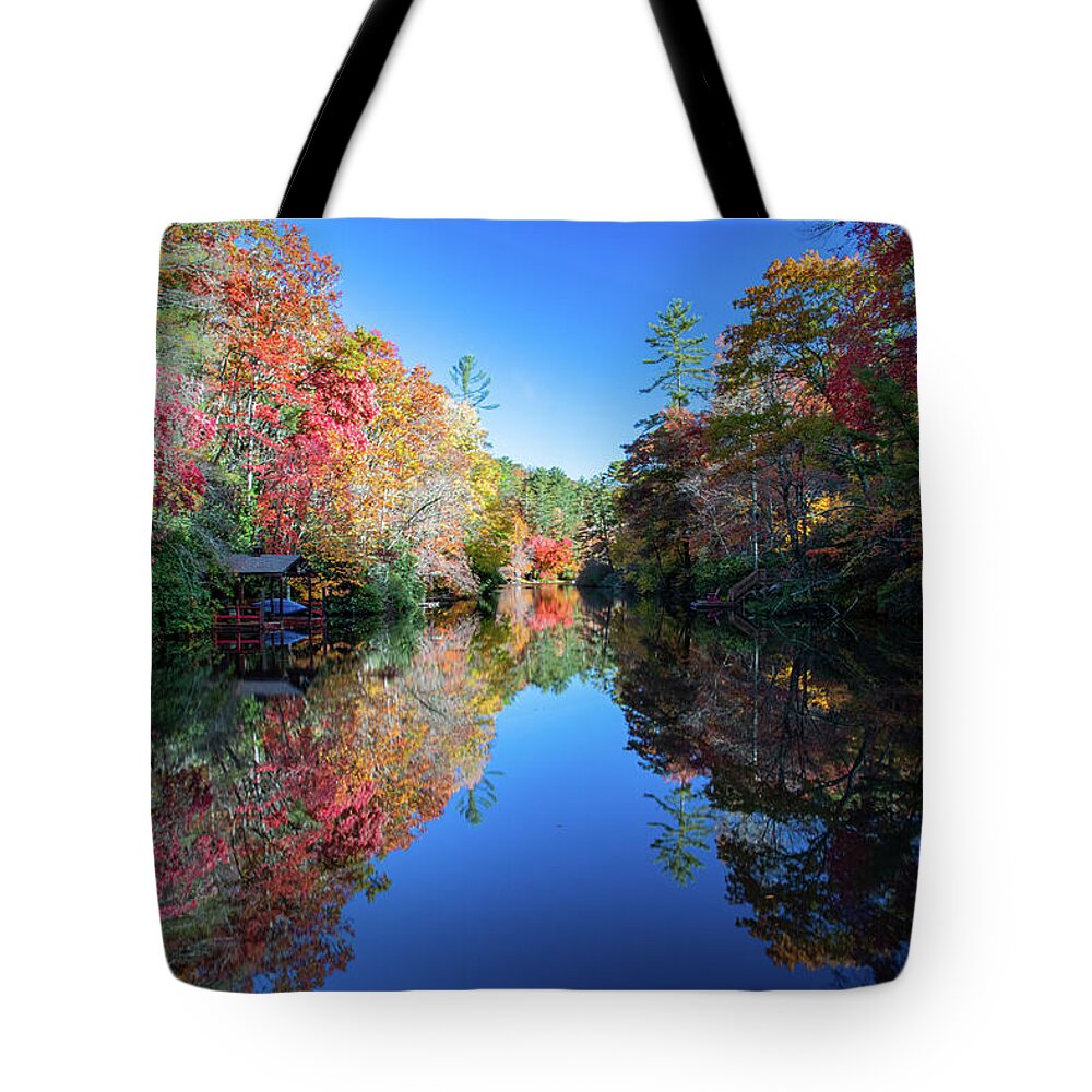 Blue Ridge Parkway Tote Bag featuring the photograph Sequoyah Lake by Robert J Wagner