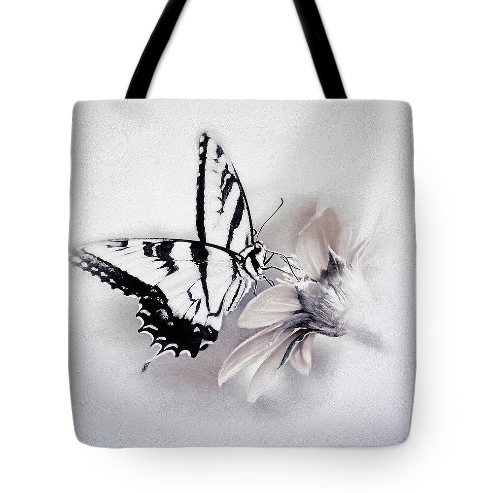 Nature Tote Bag featuring the photograph Simplicity Series 2 by Darlene Kwiatkowski
