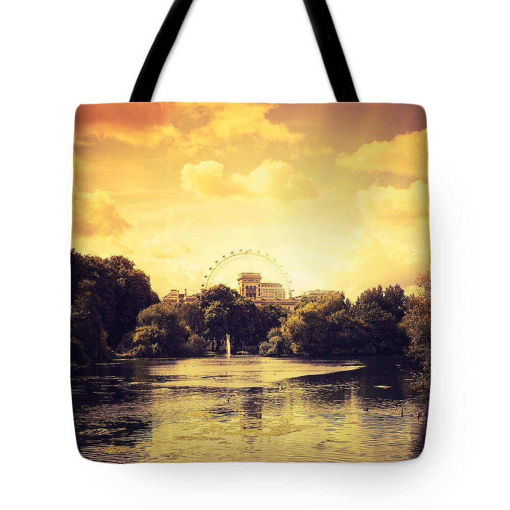 England Tote Bag featuring the photograph St James Park In London At Sunset by Franckreporter