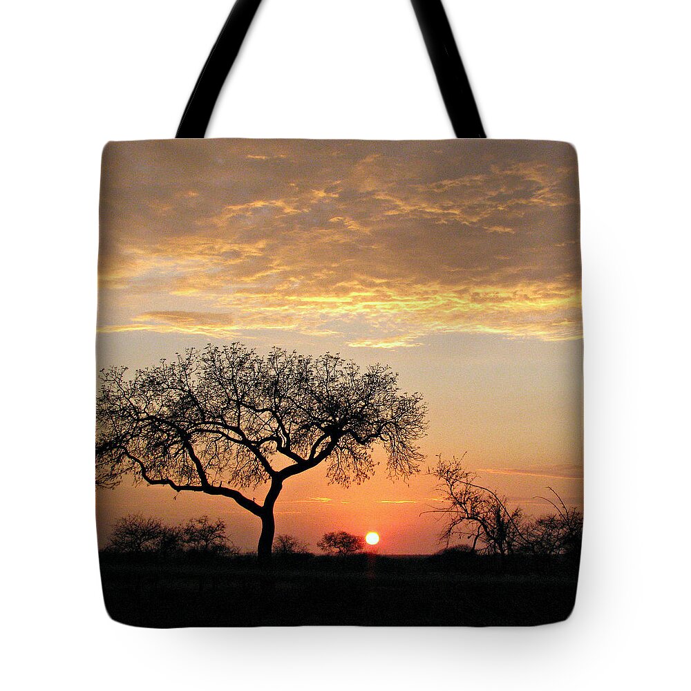 Scenics Tote Bag featuring the photograph Sunrise In South Africa by Sandra Leidholdt