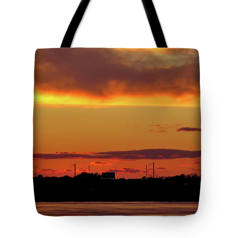 Sunsets Tote Bag featuring the photograph Sunset on the Delaware No. Three by Linda Stern