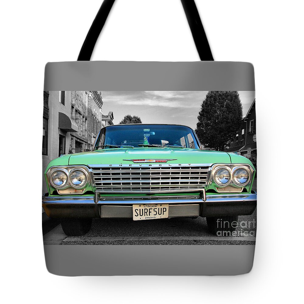 Vintage Tote Bag featuring the photograph Surf5up by Steve Ember