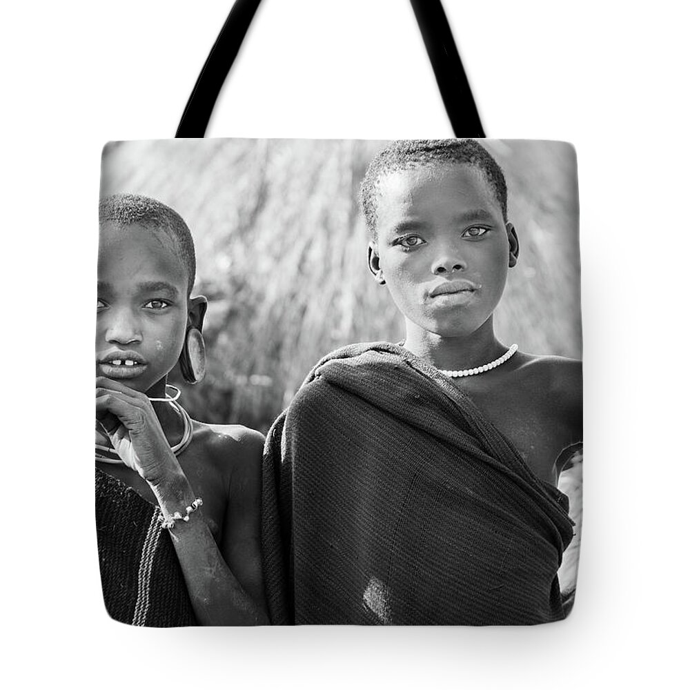 Portrait Tote Bag featuring the photograph Suri girls by Mache Del Campo