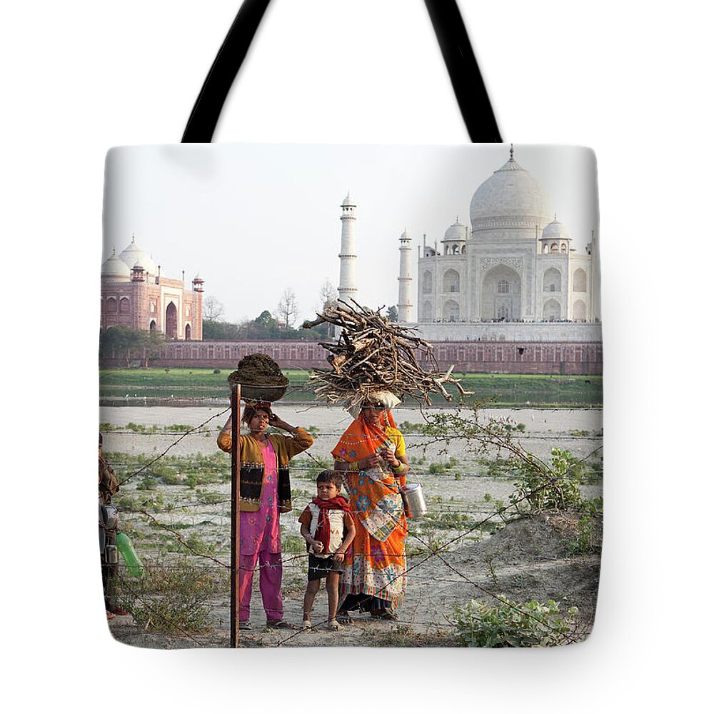 Working Tote Bag featuring the photograph Taj Mahal 02 by Nick Dolding