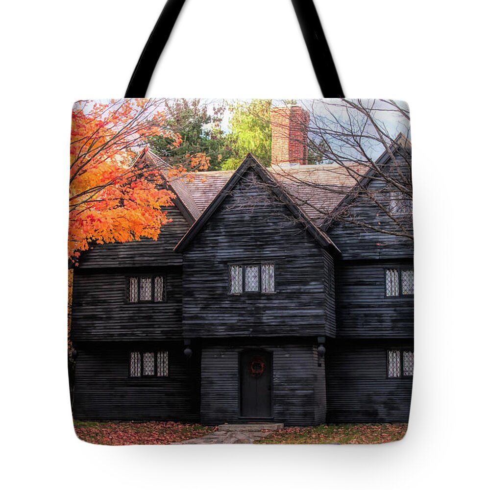 Salem Witch House Tote Bag featuring the photograph The Salem Witch House by Jeff Folger