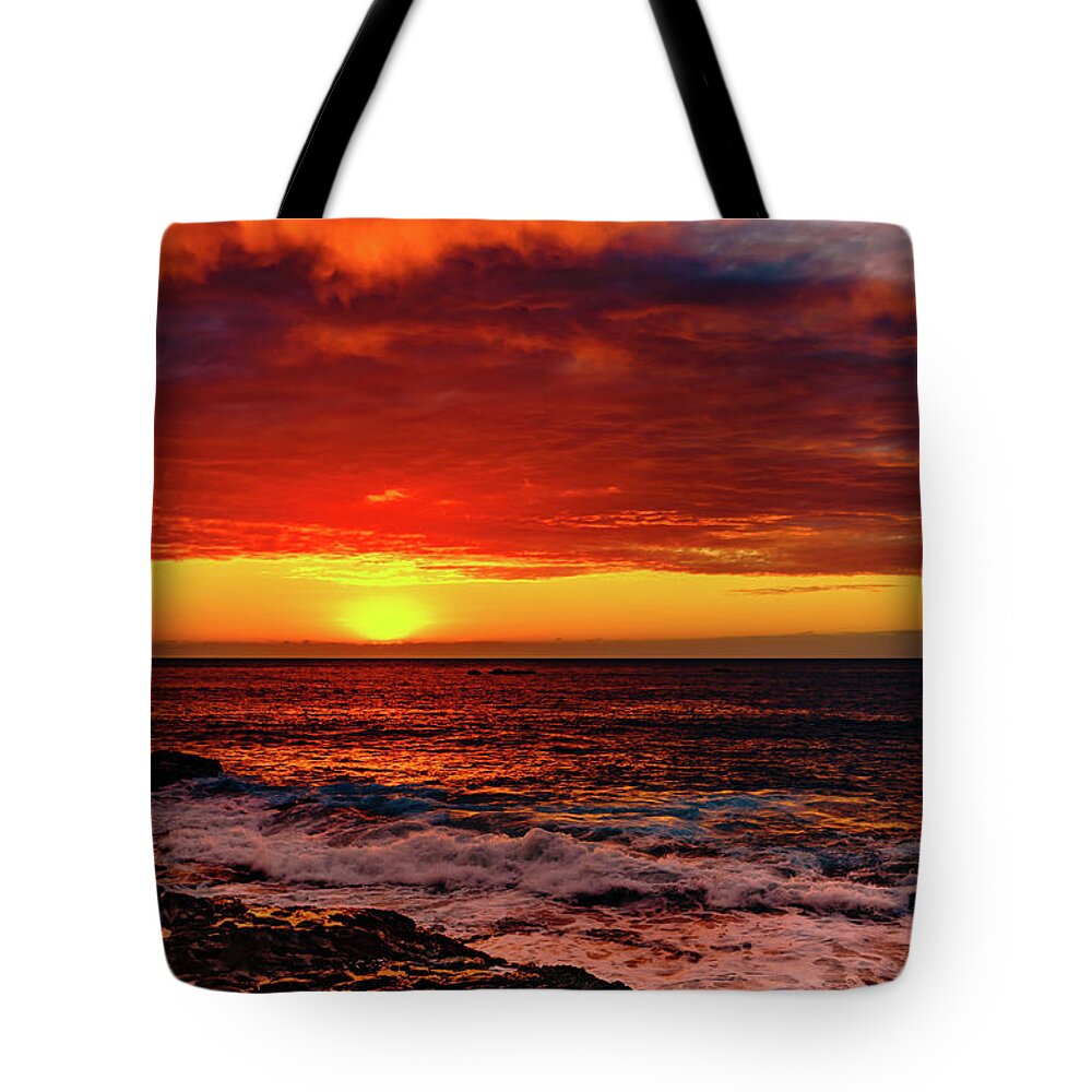 Hawaii Tote Bag featuring the photograph Vertical Warmth by John Bauer