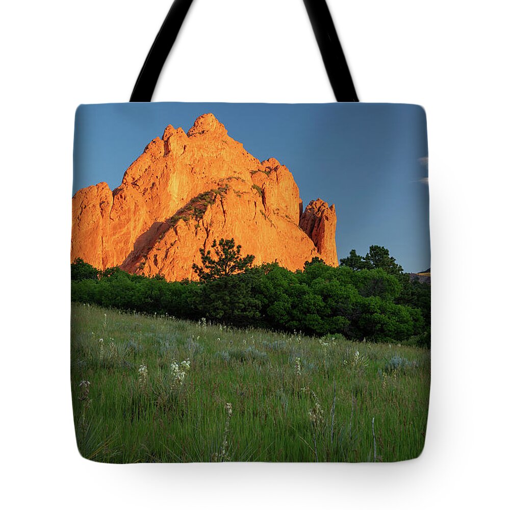 Beautiful Tote Bag featuring the photograph View of Sandstone rock formations in Garden of the Gods in Colorado Springs USA by Kyle Lee