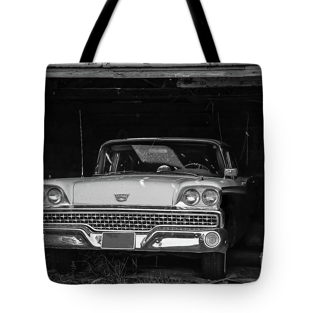Car Tote Bag featuring the photograph Vintage Car Ringling Montana by Edward Fielding