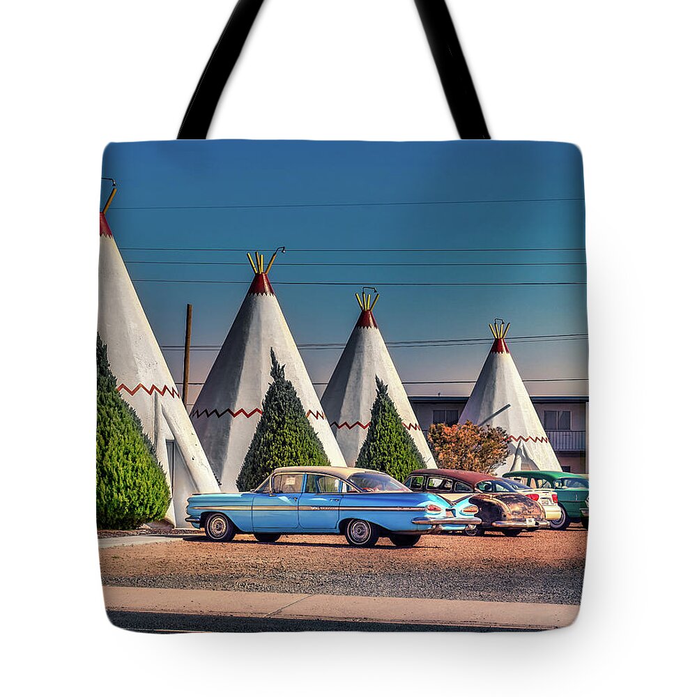 Holbrook Tote Bag featuring the photograph Wigwam Motel Park by Micah Offman