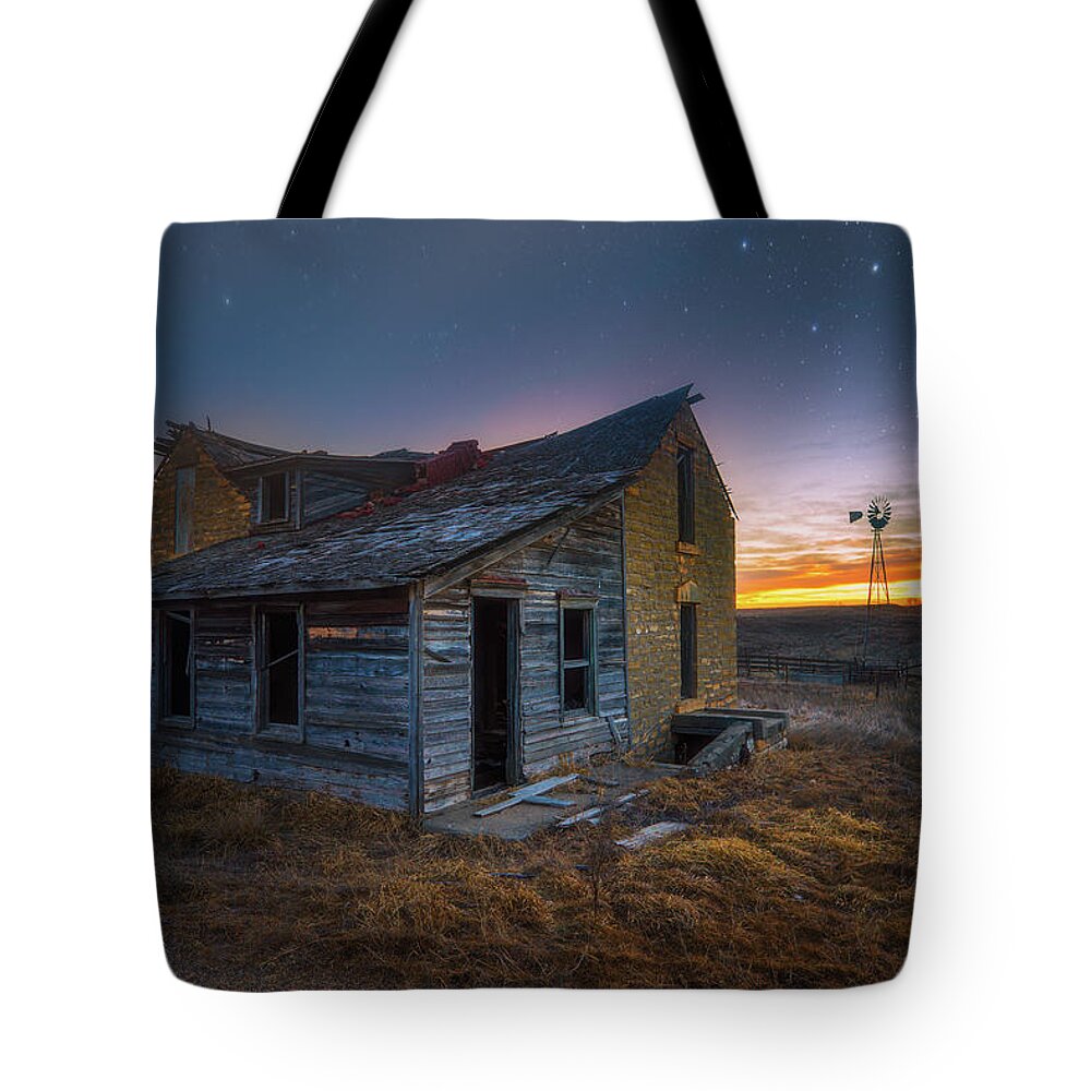 Abandoned Tote Bag featuring the photograph Wilson Homestead by Darren White