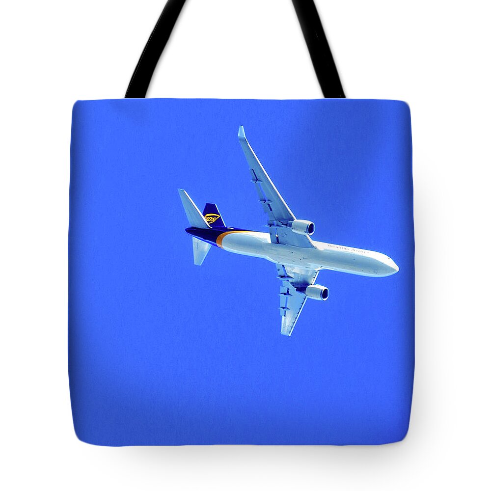 Ups Tote Bag featuring the photograph Worldwide Service by Linda Stern