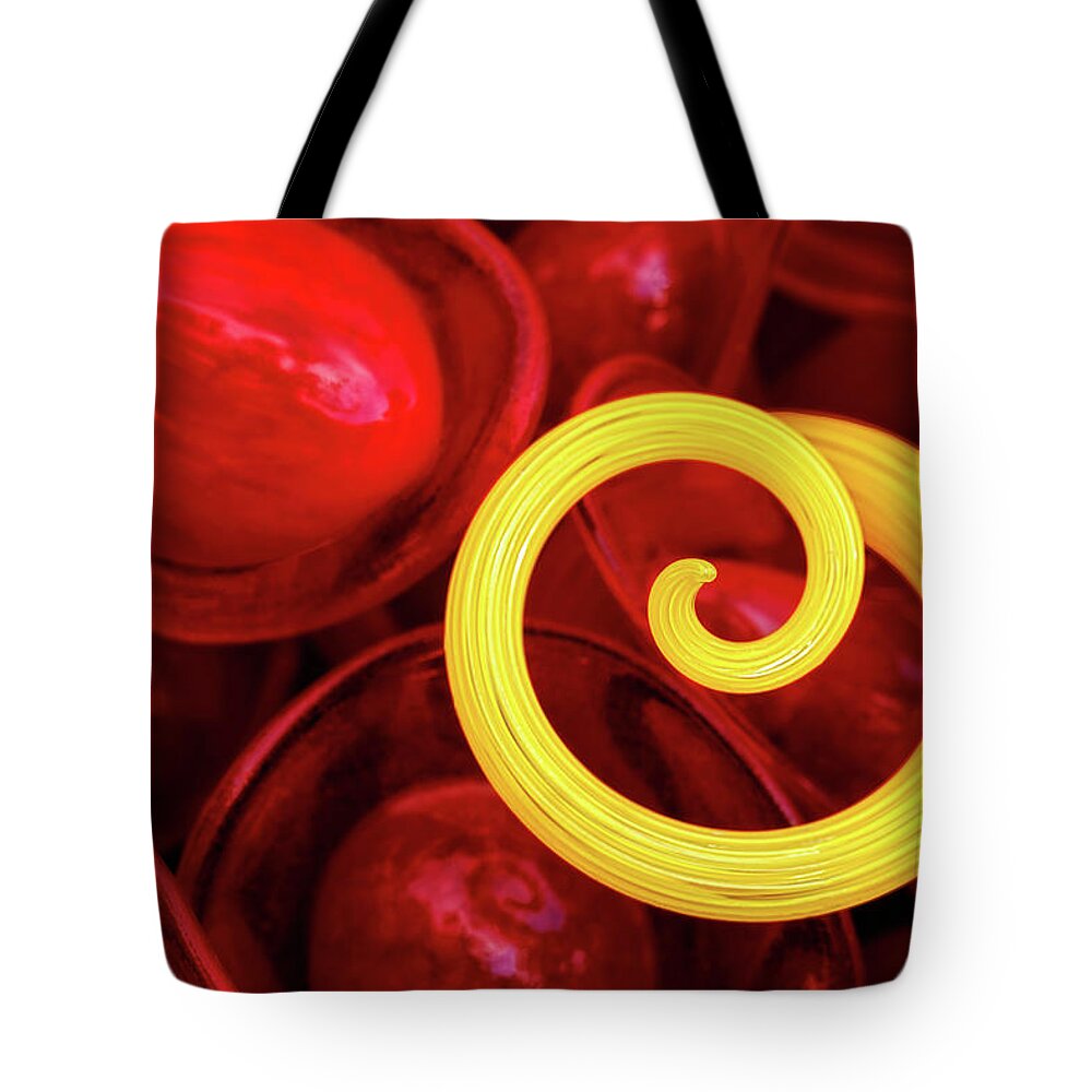 Dallas Arboretum Tote Bag featuring the photograph Yellow Spiral by Ann Skelton