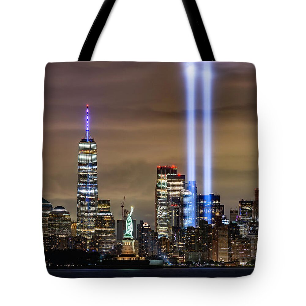 Statue Of Liberty Tote Bags