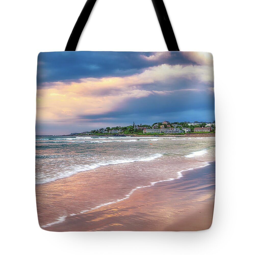 Daybreak Tote Bag featuring the photograph Daybreak in Ogunquit by Penny Polakoff