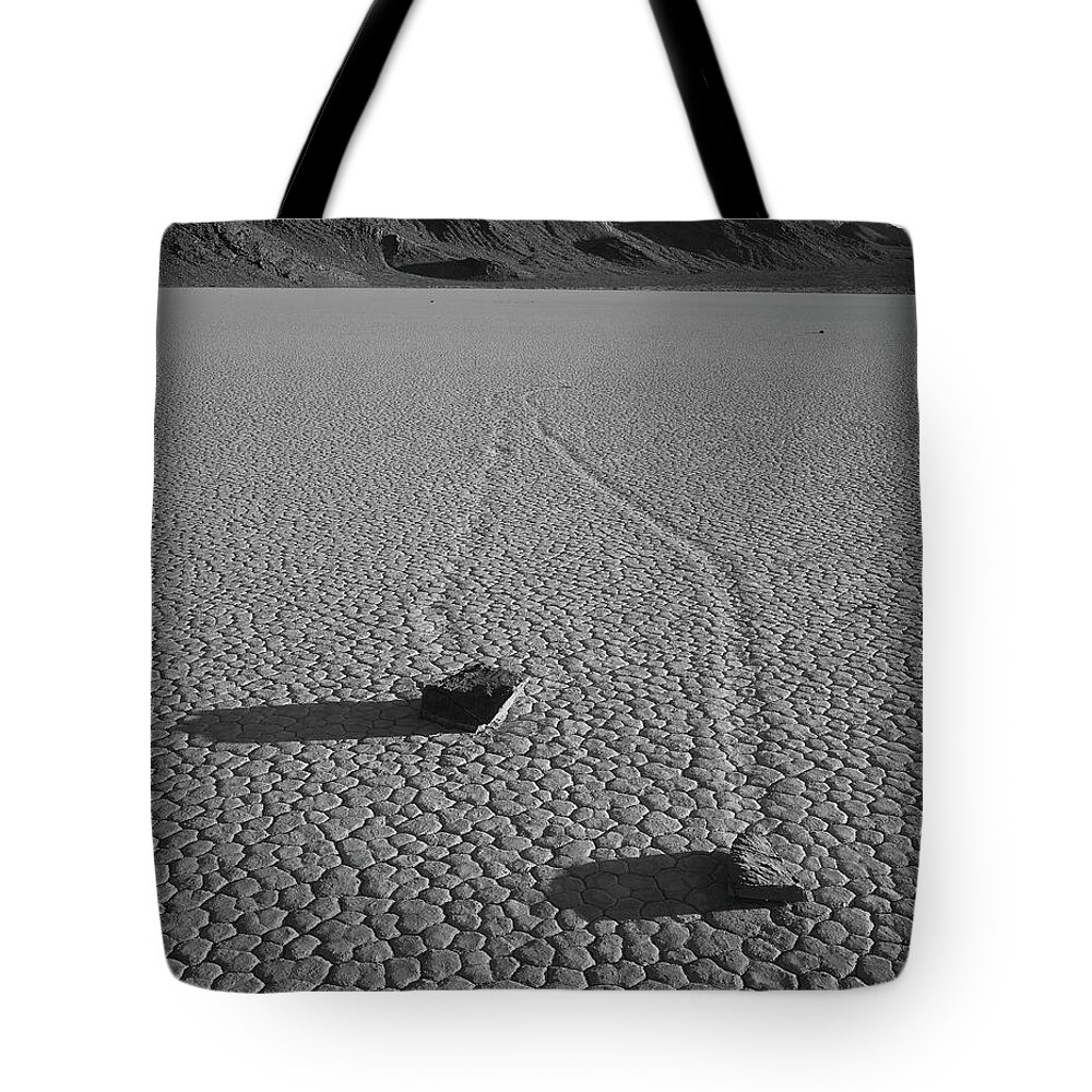 Death Valley Tote Bag featuring the photograph Drag Race #2 by Tom Daniel