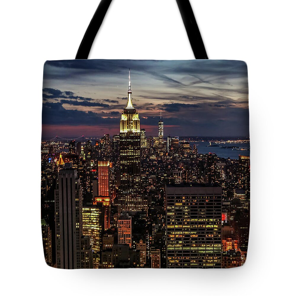 New York Tote Bag featuring the photograph Manhattan by Alberto Zanoni