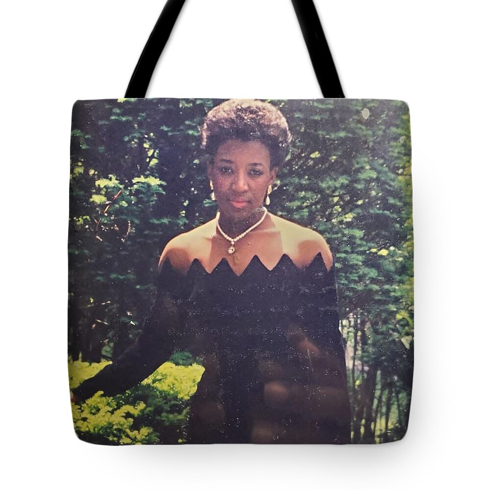  Tote Bag featuring the photograph Merl by Trevor A Smith