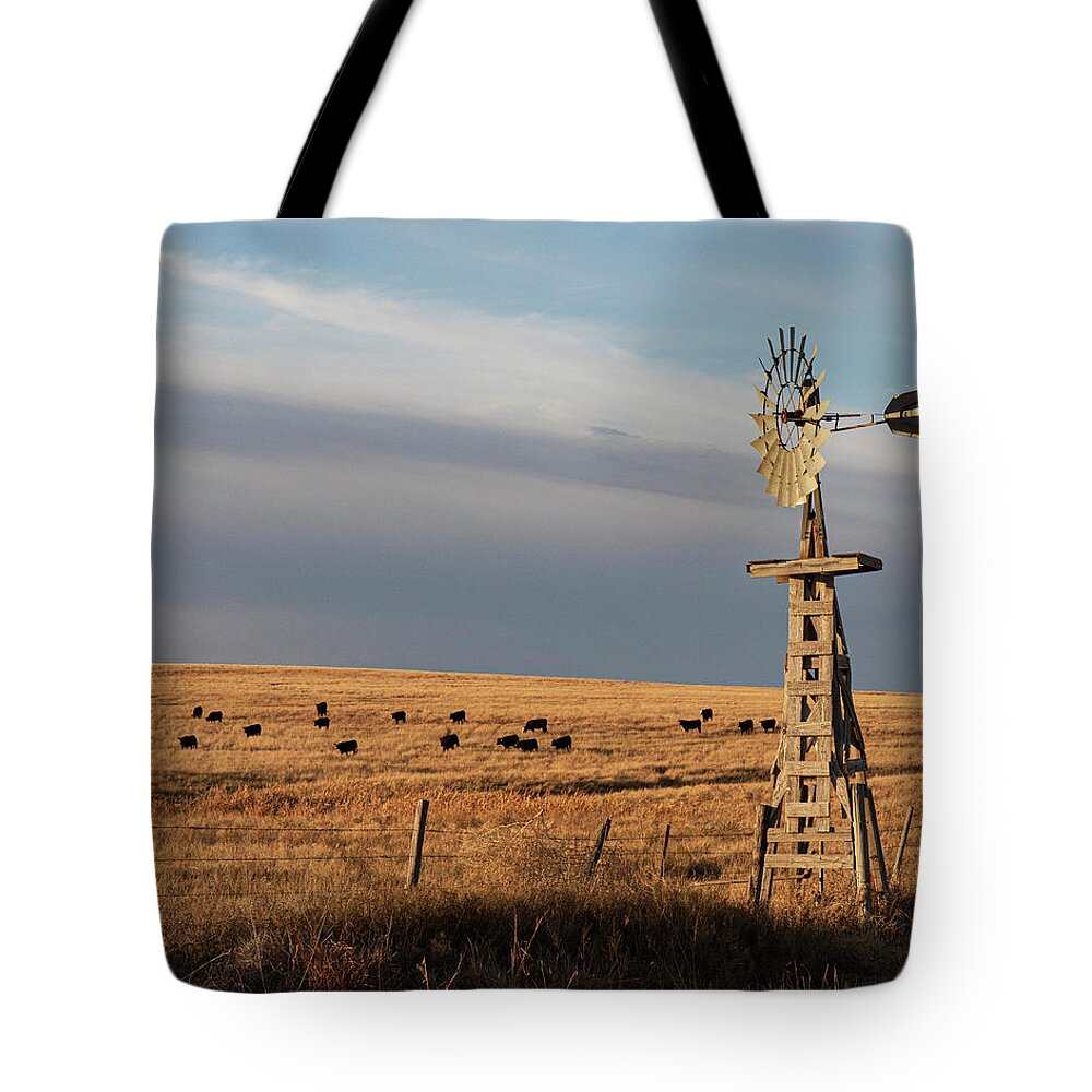 Kansas Tote Bag featuring the photograph Wooden Windmill 01 by Rob Graham