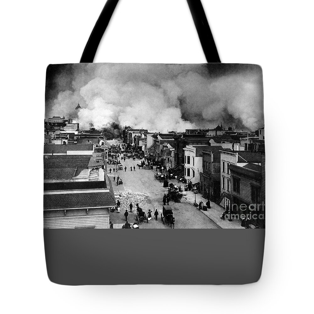 1906 Tote Bag featuring the photograph San Francisco Earthquake #2 by Granger