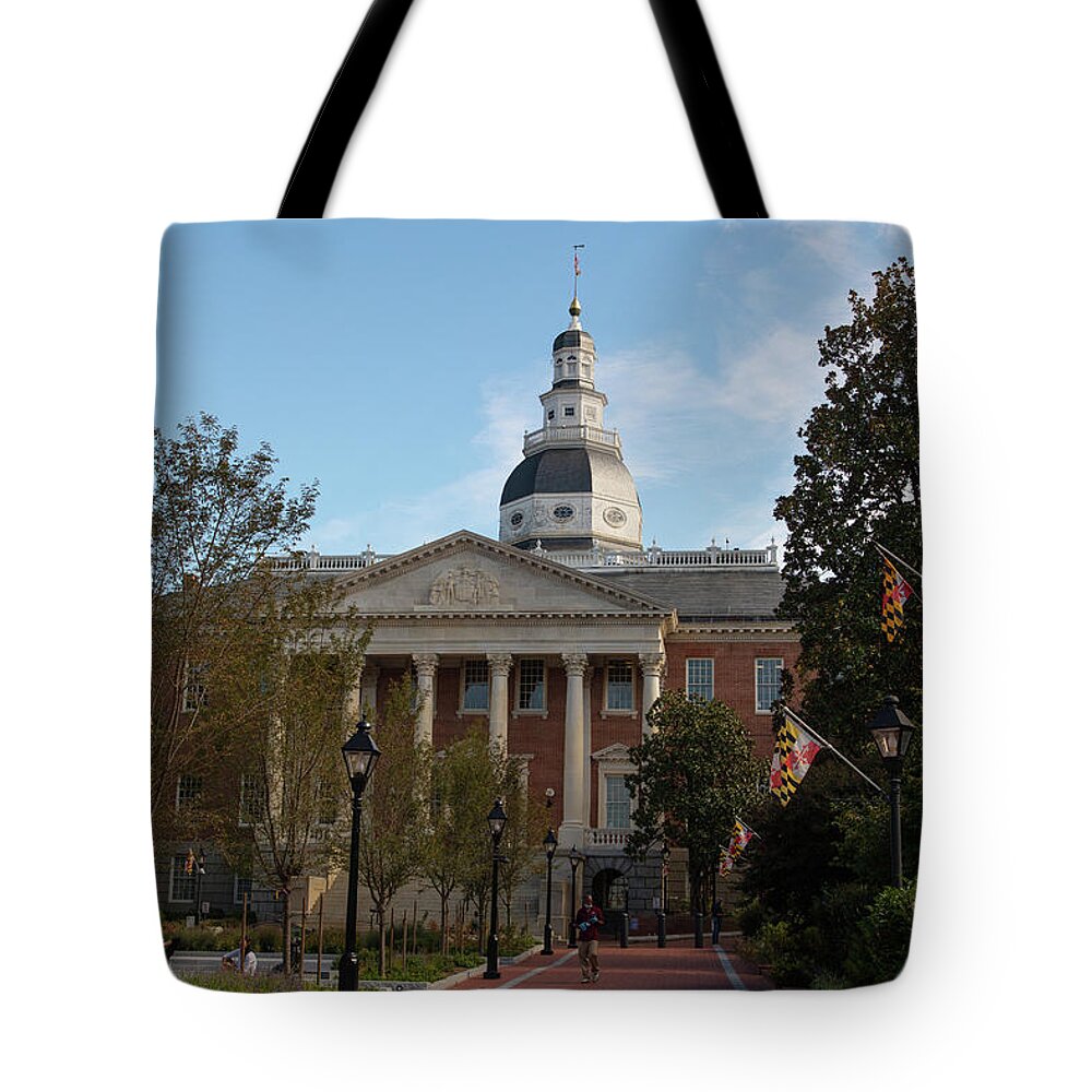 Founding Fathers Tote Bag featuring the photograph Maryland state capitol building in Annapolis Maryland by Eldon McGraw