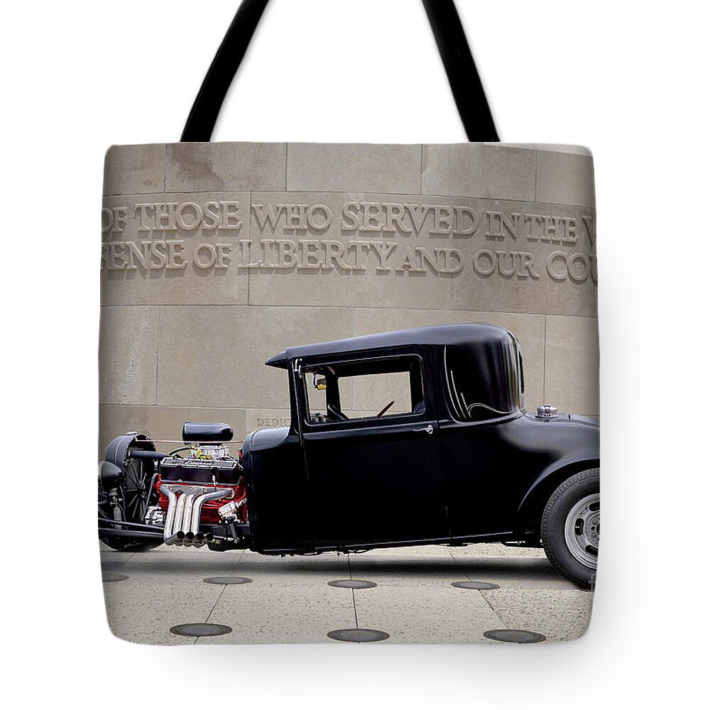 1929 Hudson Coupe Tote Bag featuring the photograph 1929 Hudson 3-Window Coupe by Dave Koontz