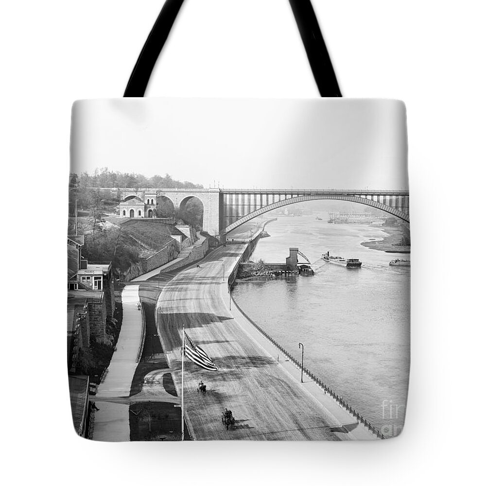 1905 Tote Bag featuring the photograph New York Speedway, c1905 #2 by Granger