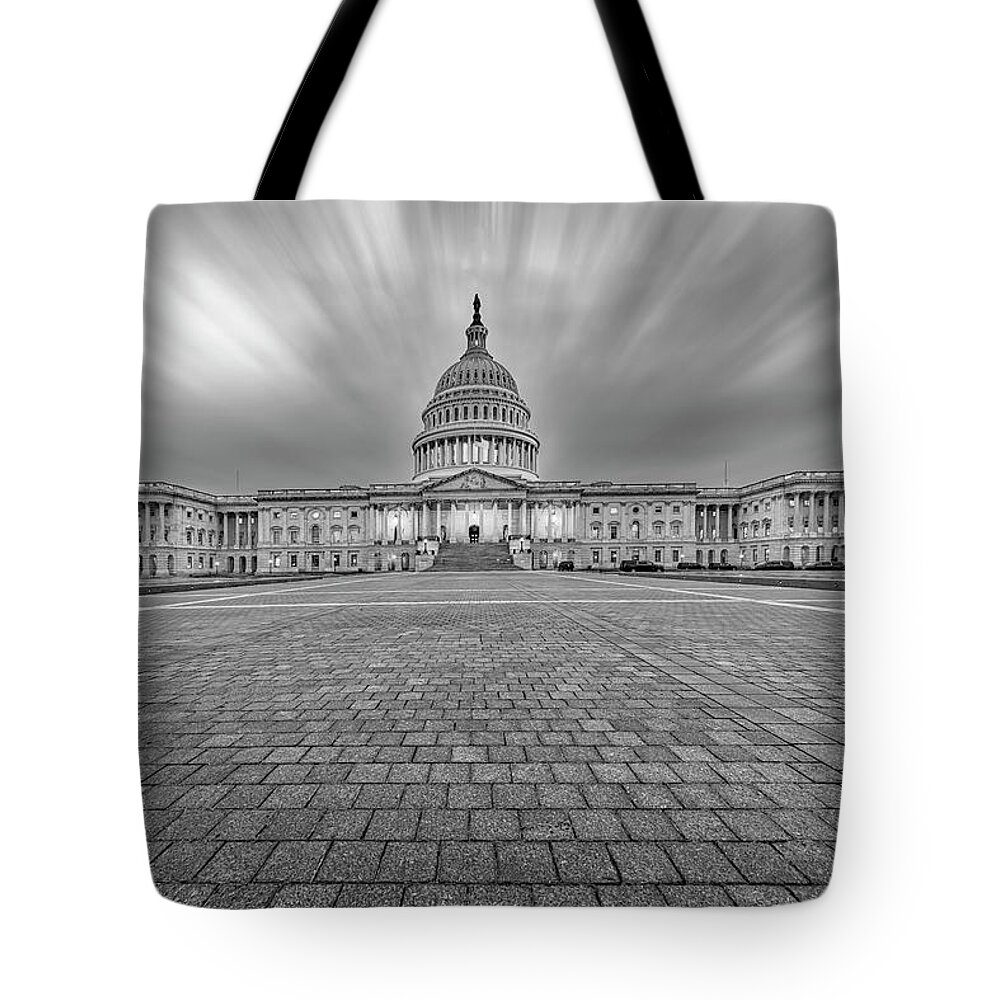 Us Capitol Tote Bag featuring the photograph US Capitol Building bw #2 by Susan Candelario