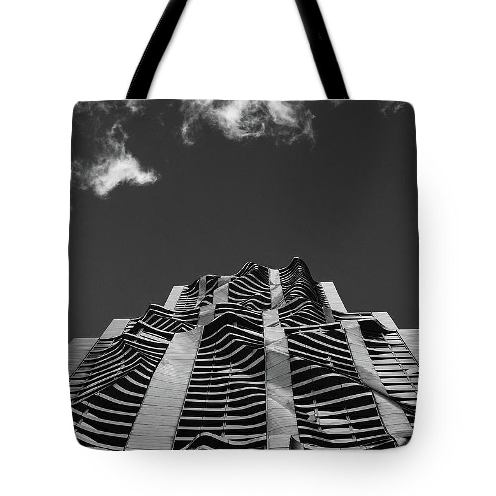 New York Tote Bag featuring the photograph 8 Spruce Street by Alberto Zanoni