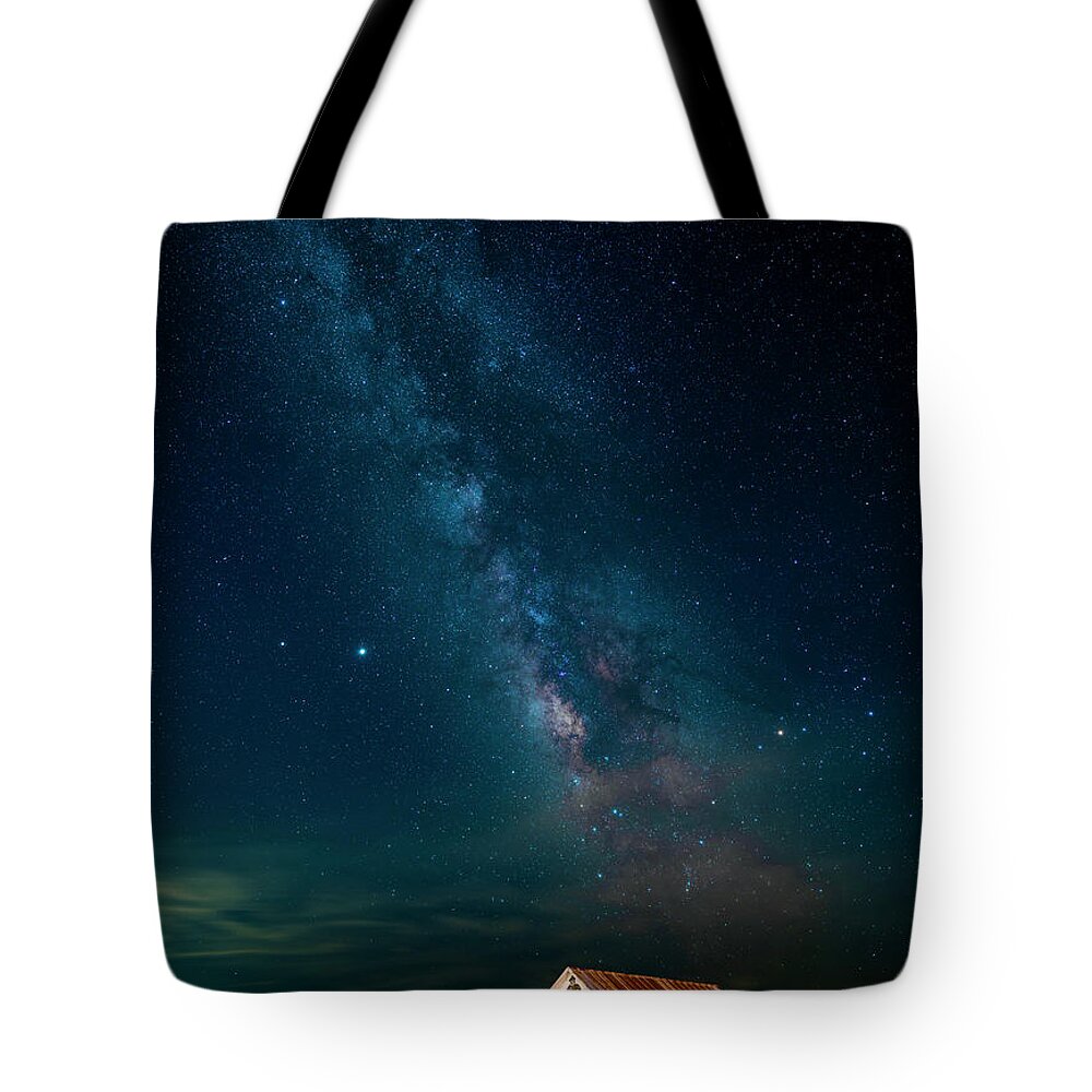 Texas Tote Bag featuring the photograph Aggie Barn Under the Stars by David Morefield