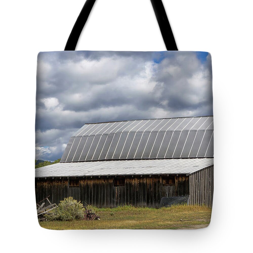 Mormon Row Tote Bag featuring the photograph Another Mormon Row Barn 1220 10a by Cathy Anderson