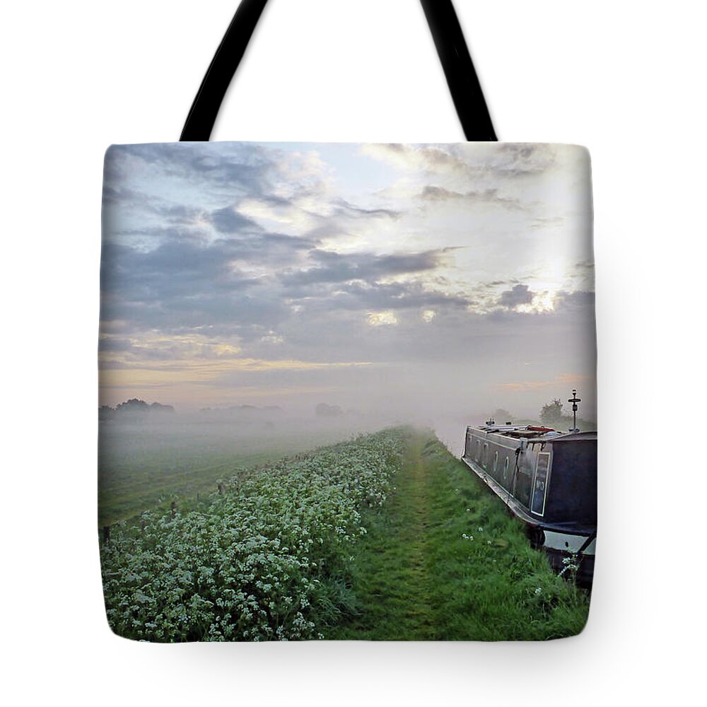 England Tote Bag featuring the photograph Archibald by Ian Hutson